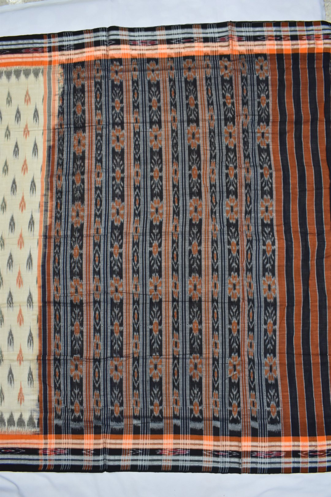 Cream Colour Sambalpuri Handloom Cotton Saree - Image 3