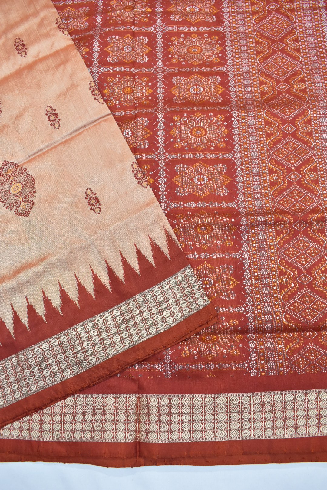Deco peach Colour Sambalpuri Handloom Bomkai Silk Saree - Image 3