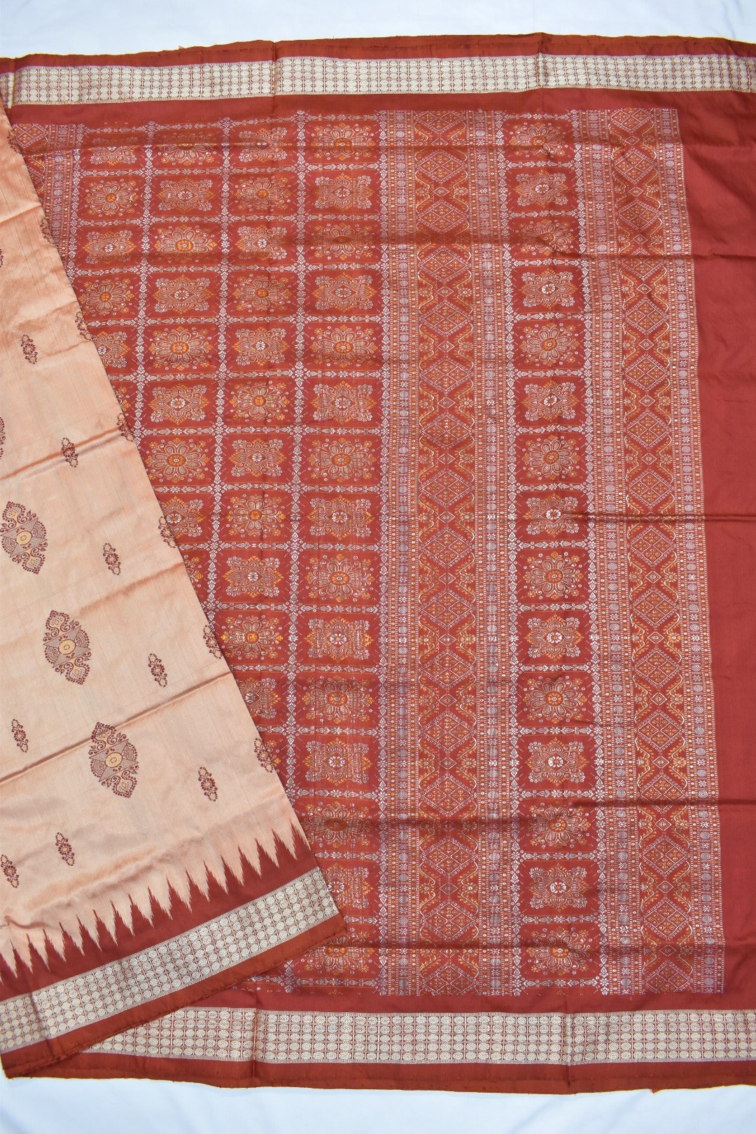 Deco peach Colour Sambalpuri Handloom Bomkai Silk Saree - Image 5