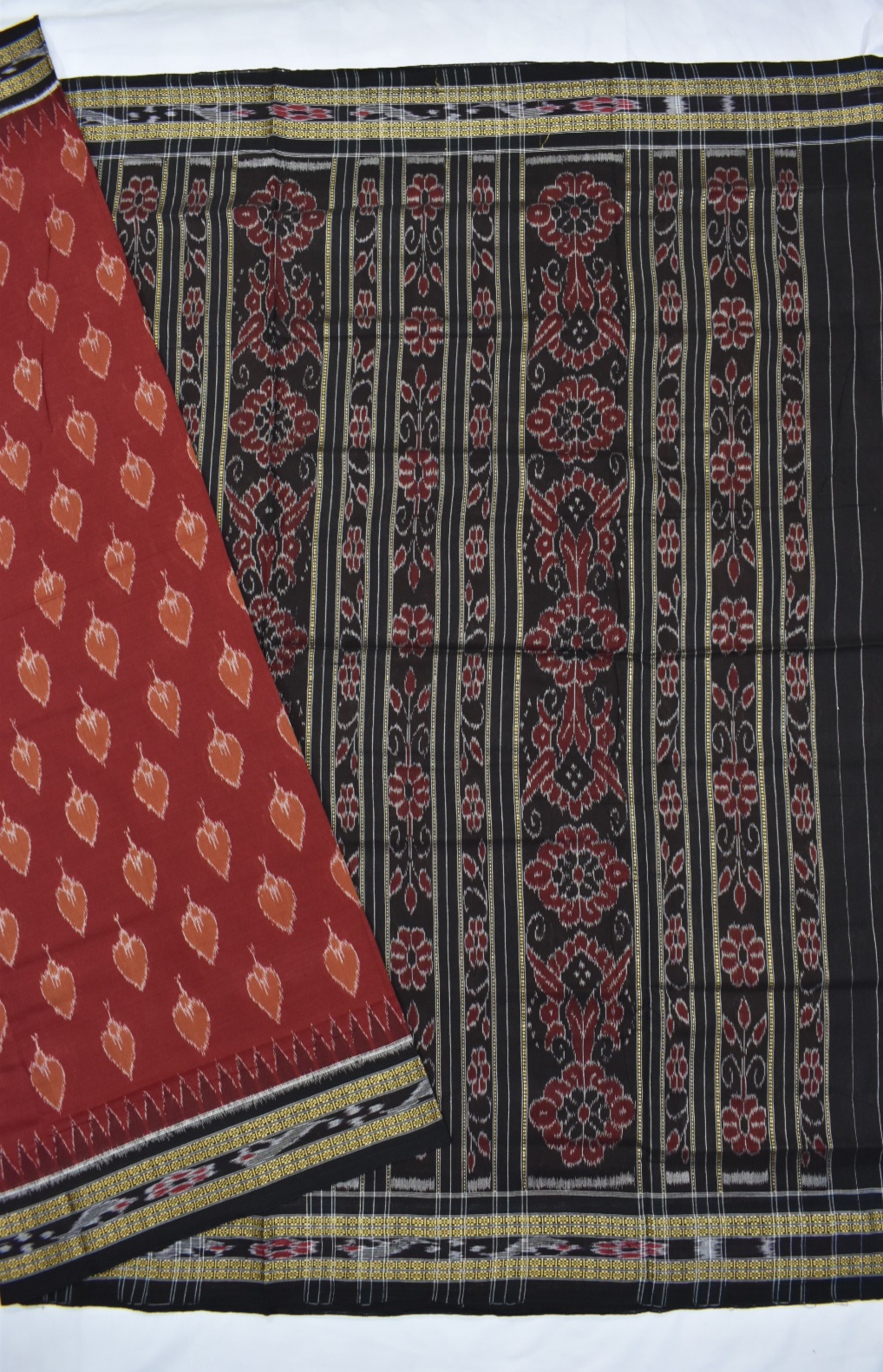Maroon Colour Sambalpuri Handloom Cotton Saree - Image 5