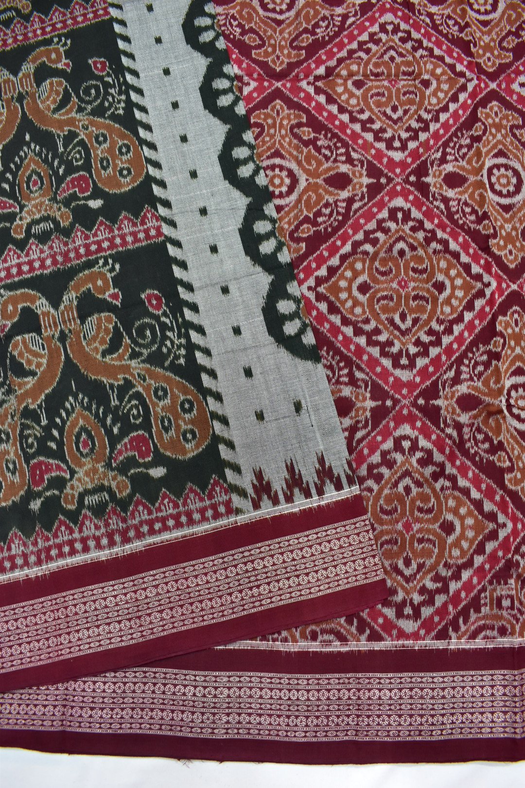 Liteteal Colour Sambalpuri Handloom Cotton Bandha Saree - Image 3