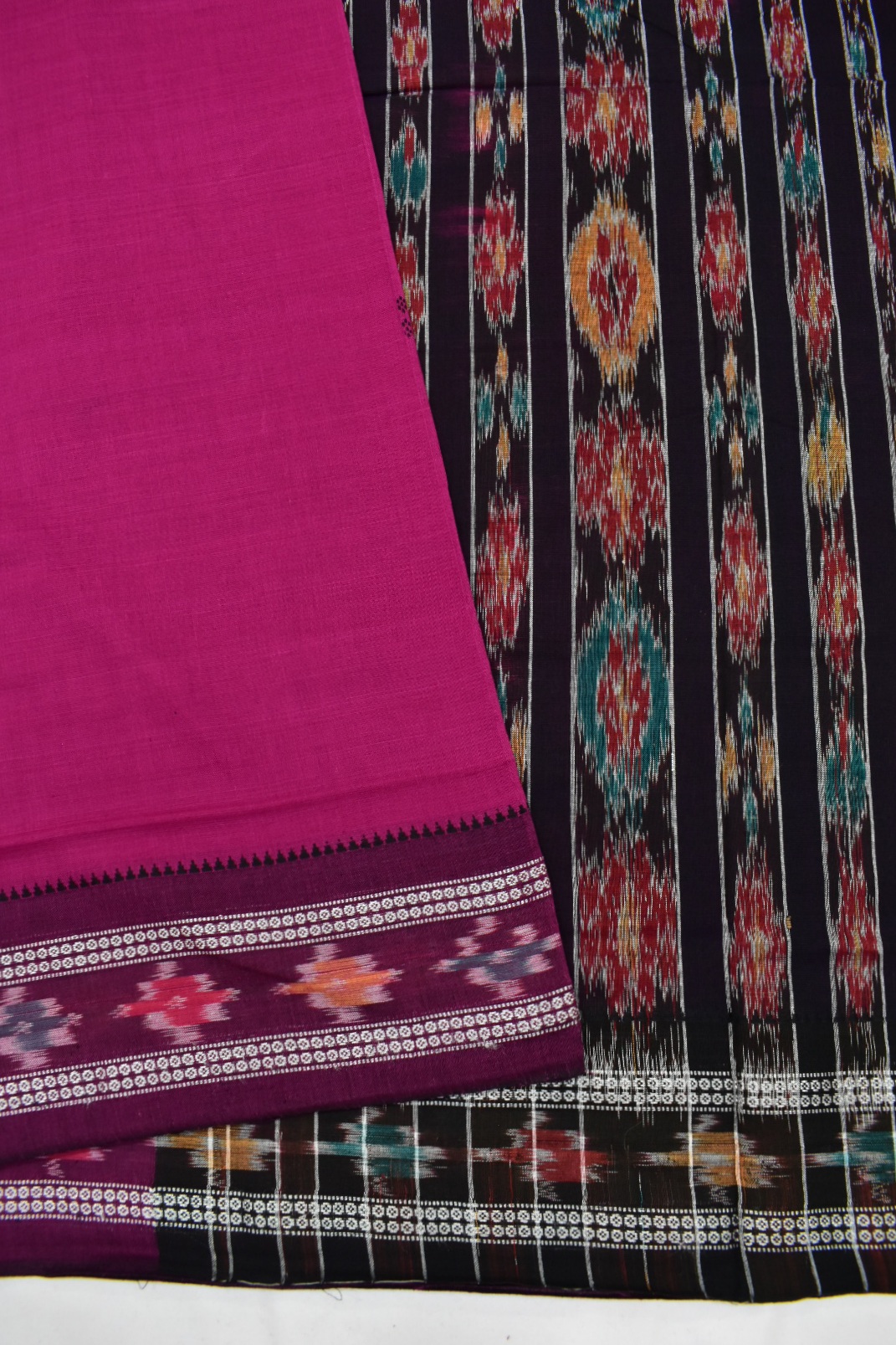 Rani Colour Sambalpuri Handloom Cotton Saree - Image 3