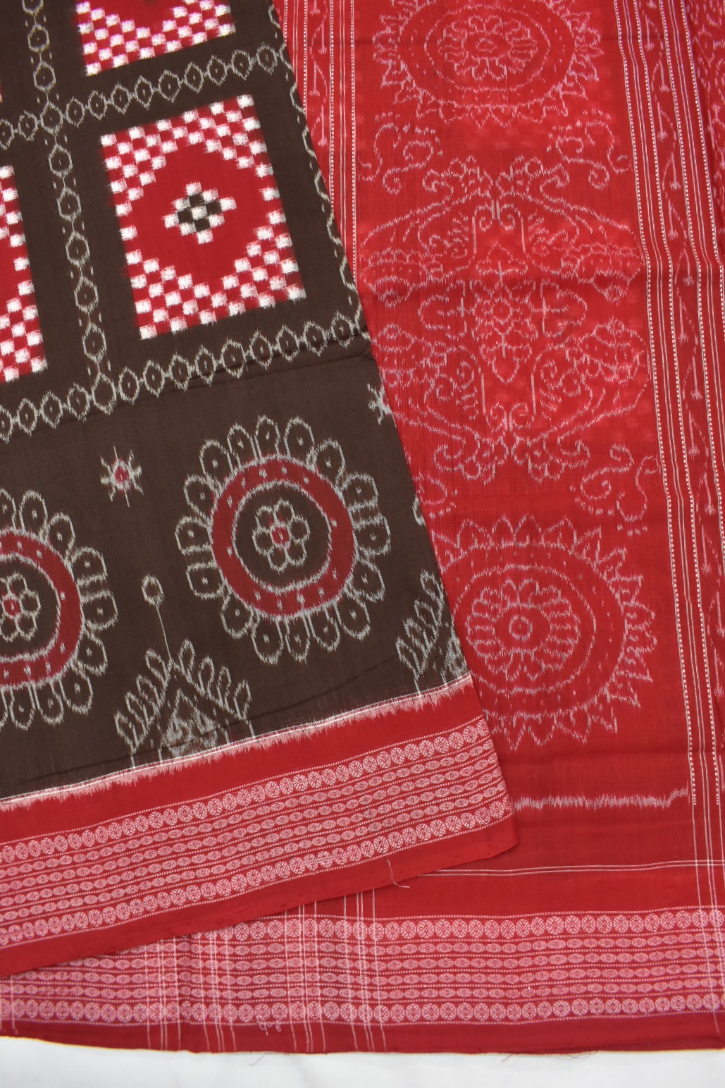 DeepBrown Colour Sambalpuri Handloom Bandha Saree - Image 3