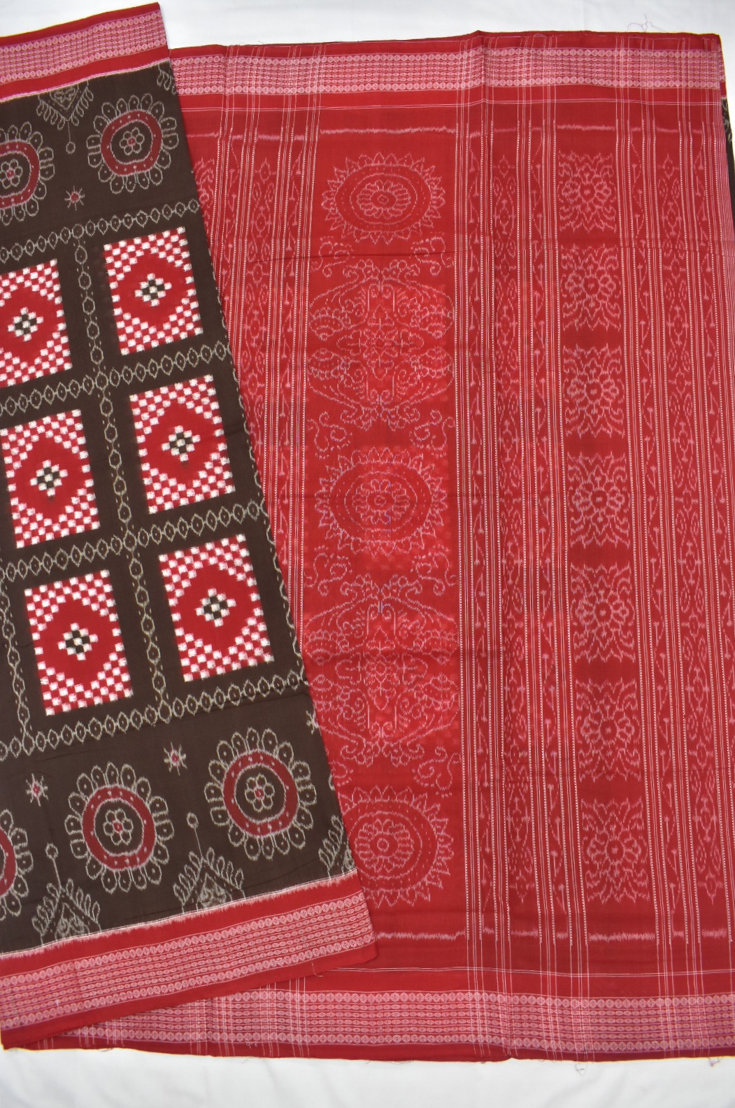 DeepBrown Colour Sambalpuri Handloom Bandha Saree - Image 5