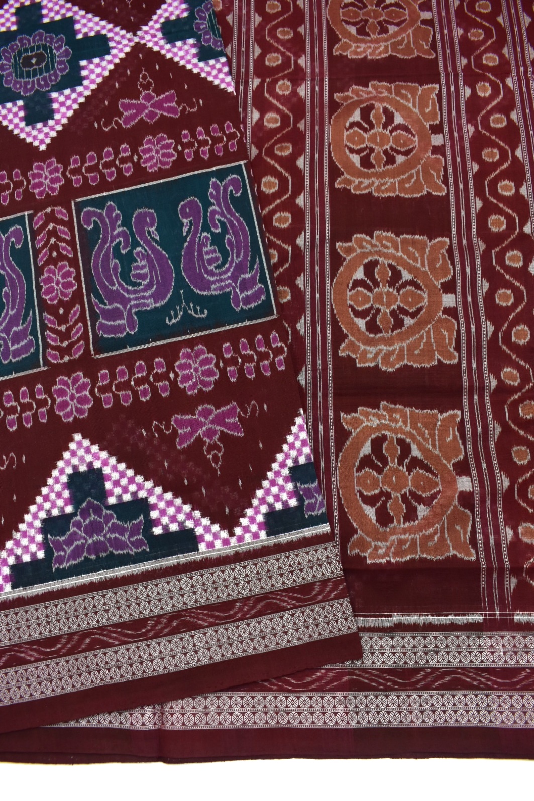 Sumati-Maroon Colour Pasapali Design Sambalpuri Handloom Cotton Bandha Saree - Image 3