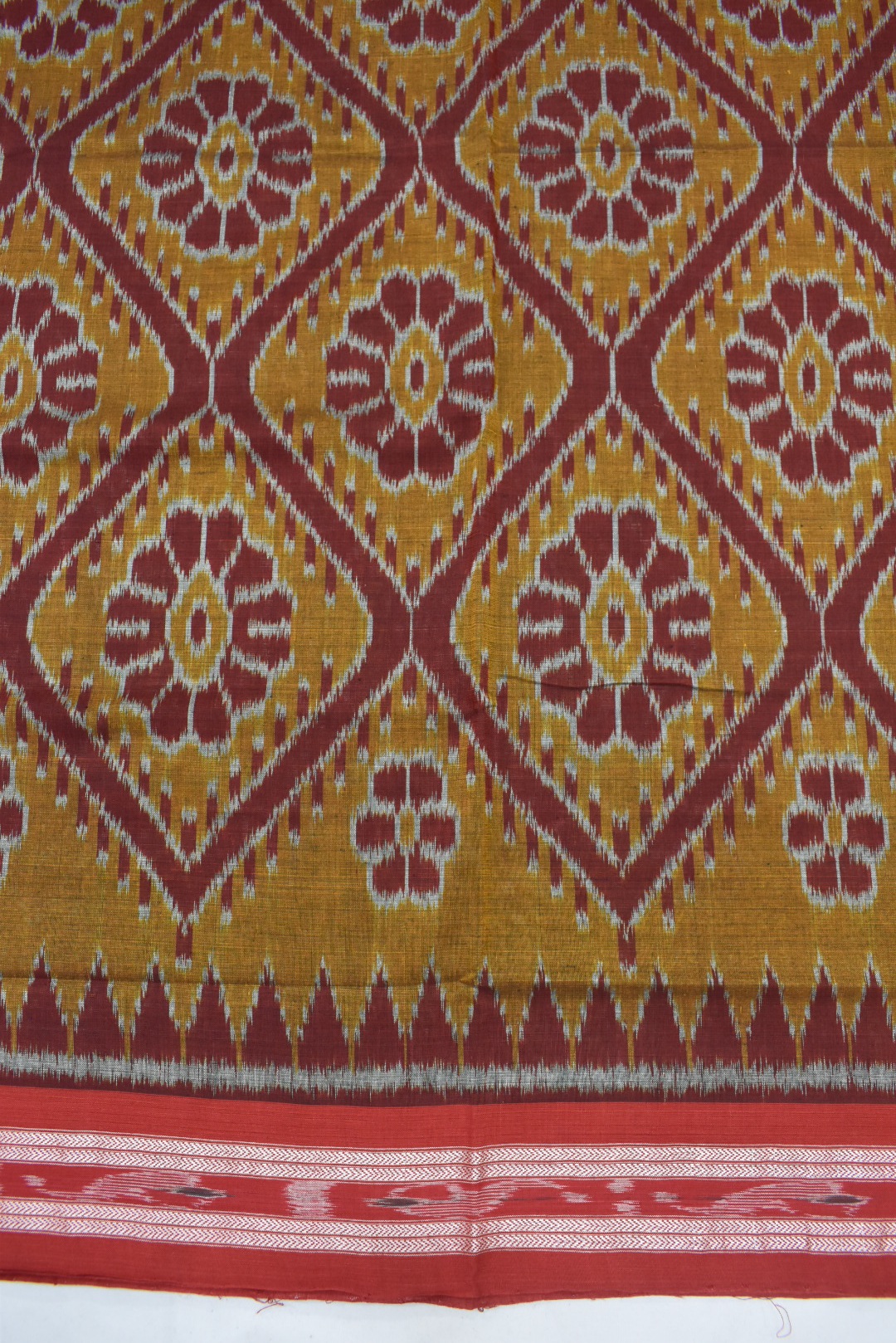 Golden Colour Sambalpuri Handloom Bandha Saree - Image 4