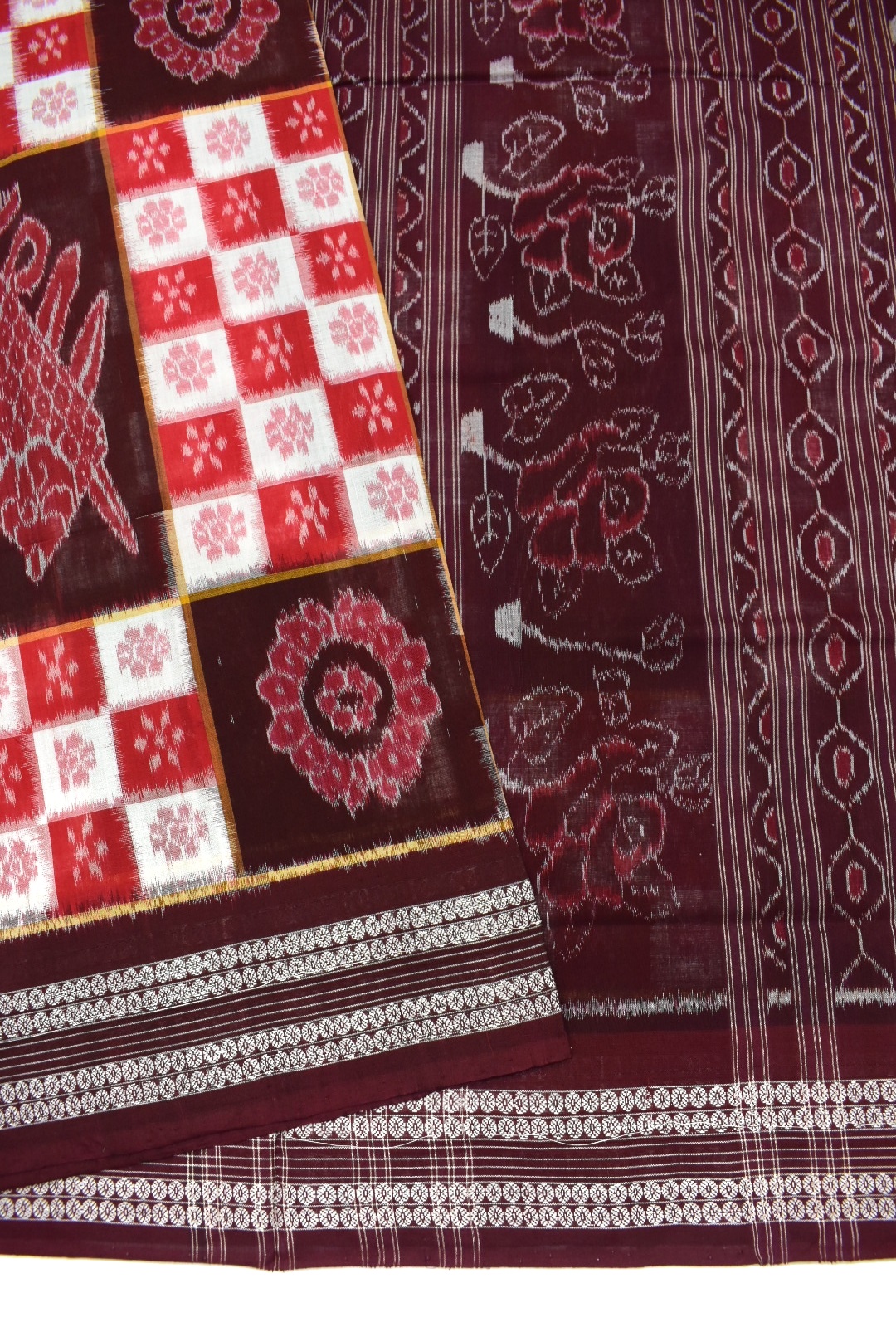 Red-Black Colour Pasapali Design Sambalpuri Handloom Cotton Bandha Saree - Image 3