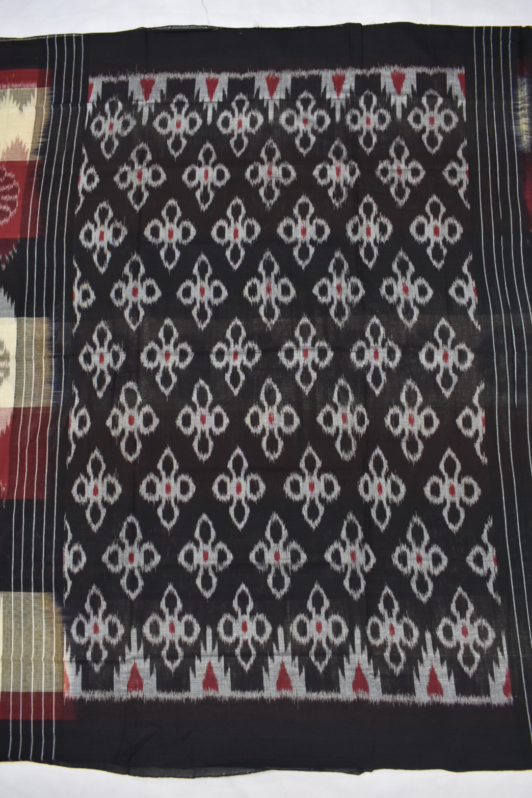 Maroon-Cream Colour Sambalpuri Handloom Bandha Saree - Image 2