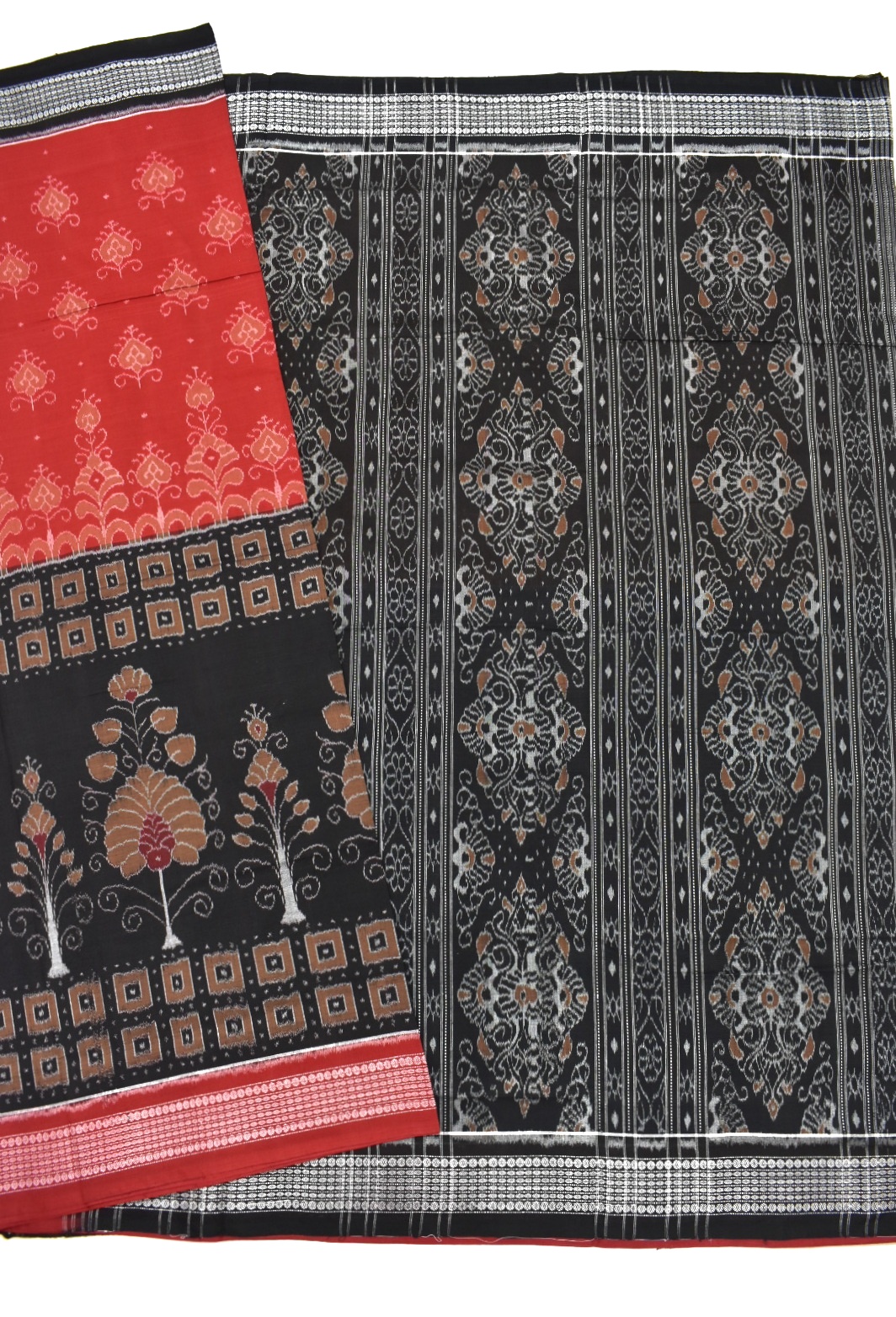 Red-black Colour Sambalpuri Handloom Cotton Bandha Saree - Image 5