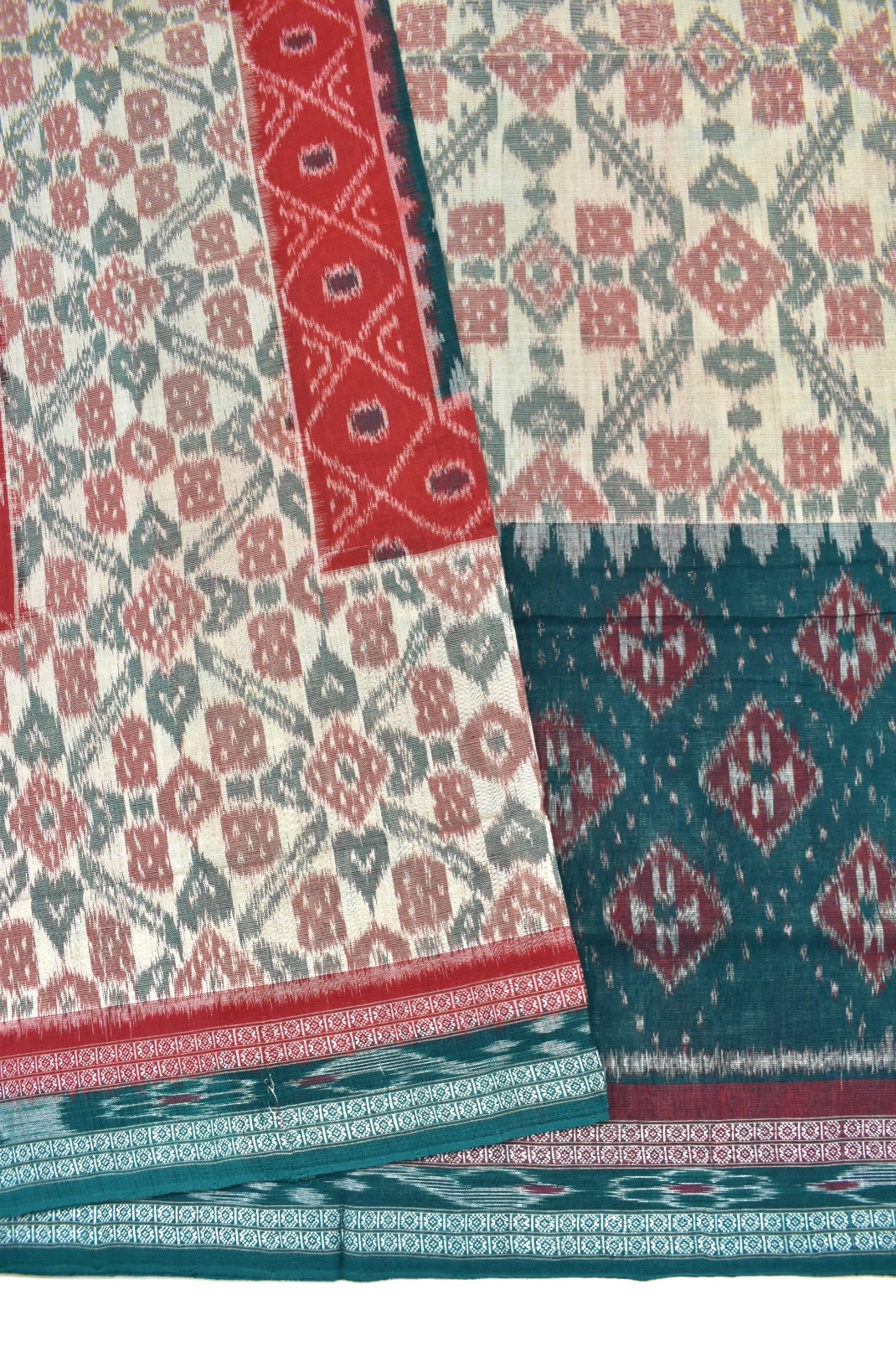 Red-Cream Combination Sambalpuri Handloom Cotton Bandha Saree - Image 3