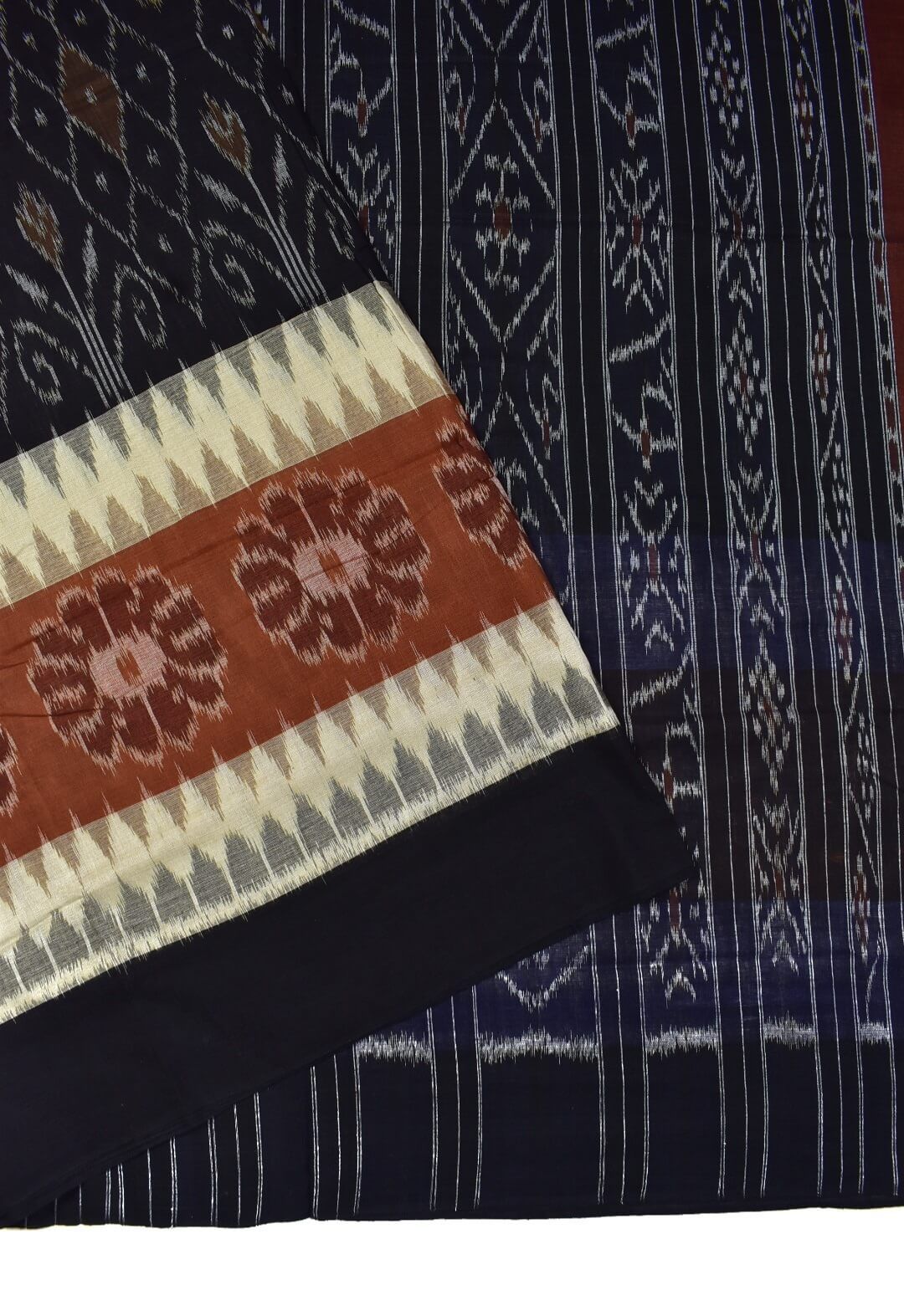 Black-Matha Combination Sambalpuri Handloom Mania Bandha Cotton Saree - Image 3