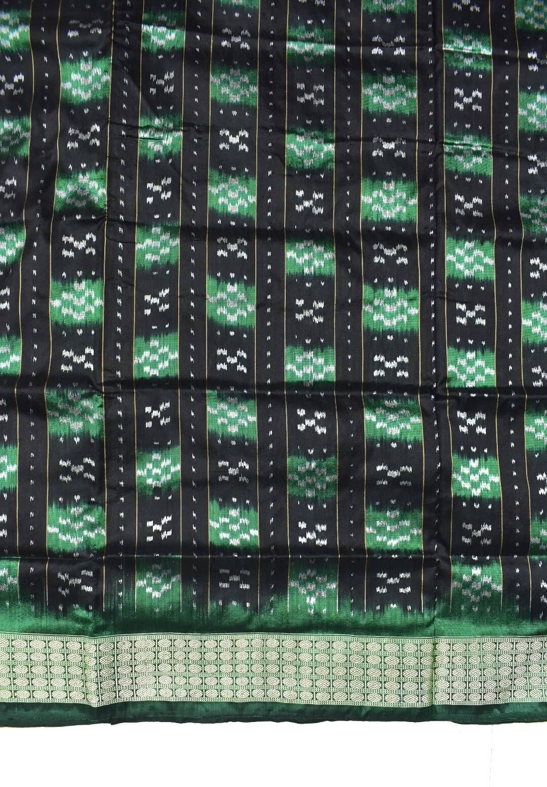 Black-Green Pasapali Design Sambalpuri Handloom Bandha Silk Saree - Image 2