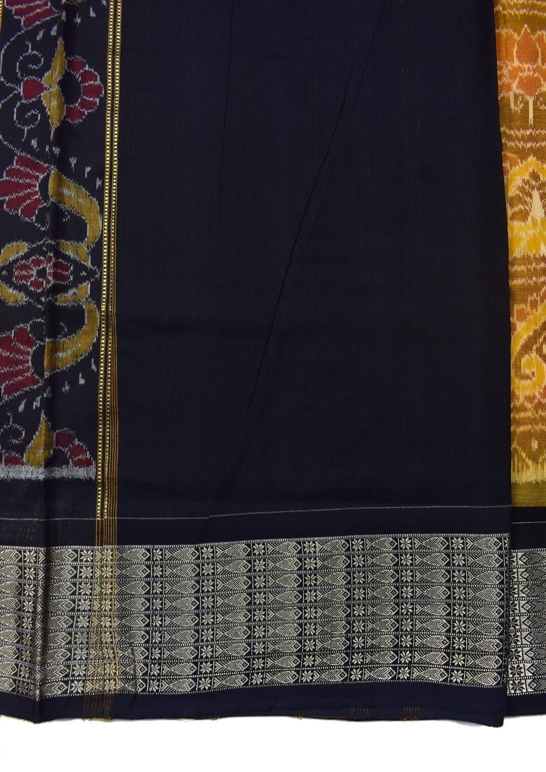 Yellow Colour Sambalpuri Handloom Bandha Cotton Saree - Image 5