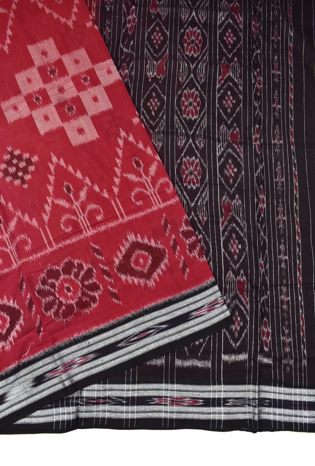 Red Colour Sambalpuri Handloom Mania Bandha Cotton Saree - Image 3