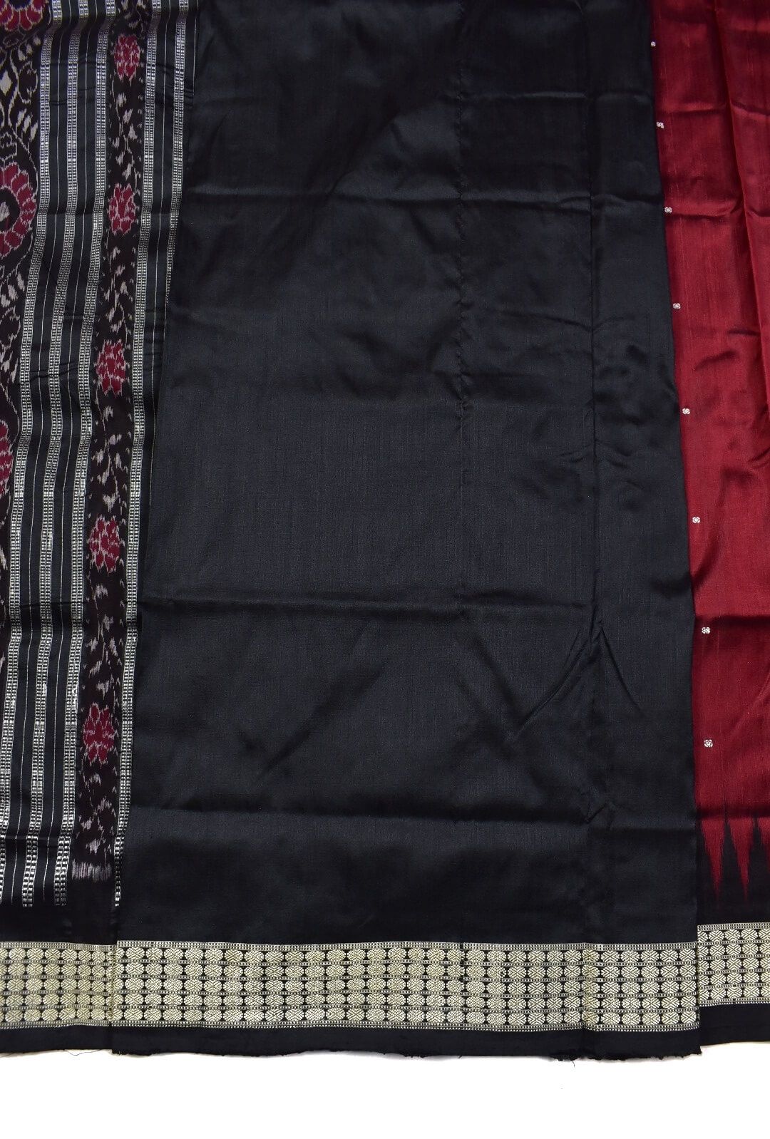 Red Colour Pasapali Design Sambalpuri Handloom Bandha Silk Saree - Image 5