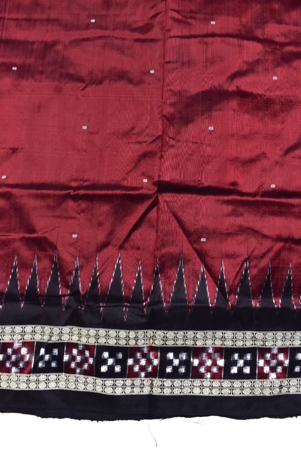 Red Colour Pasapali Design Sambalpuri Handloom Bandha Silk Saree - Image 4