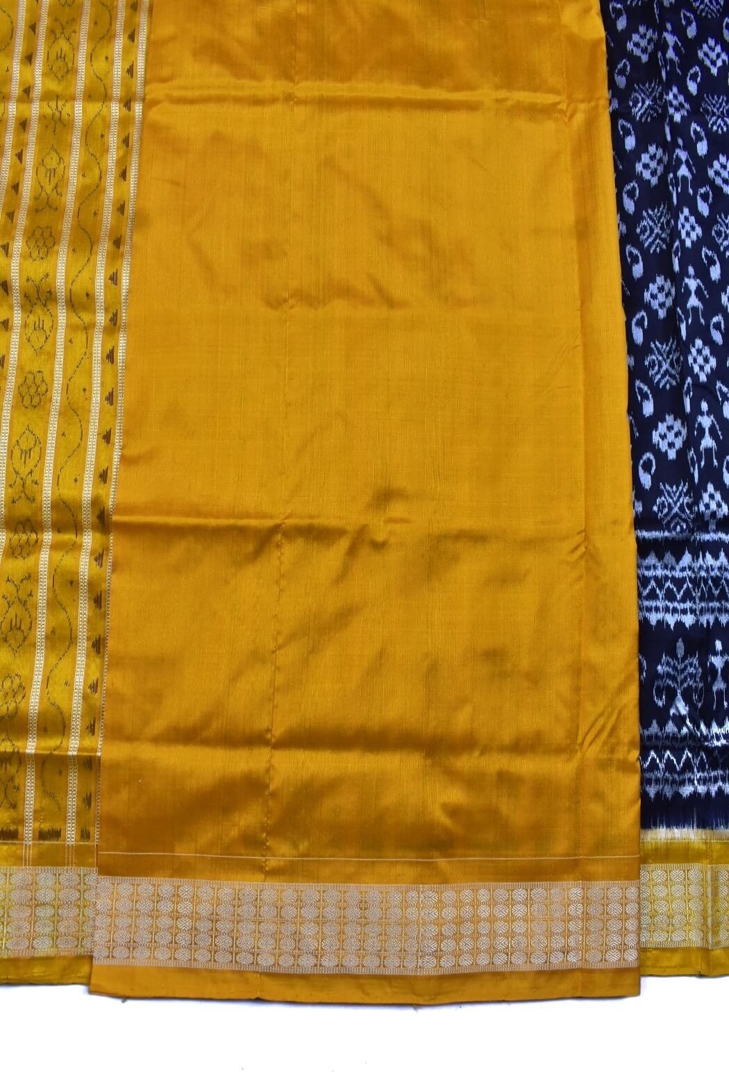 Black Colour Sambalpuri Handloom Bandha Silk Saree - Image 5