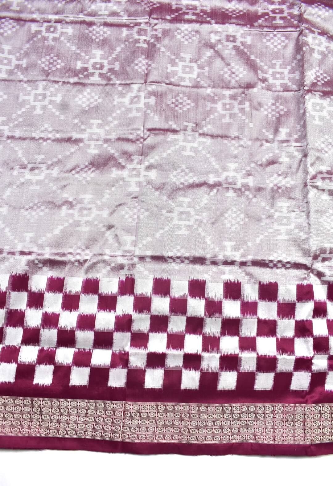White Colour Sambalpuri Handloom Bandha Silk Saree - Image 4