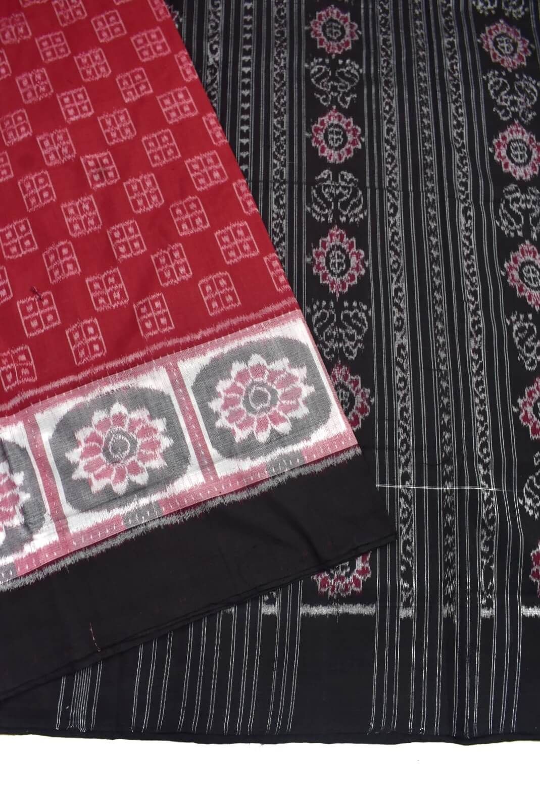 Red Colour Plane Border Sambalpuri Handloom Cotton Saree - Image 3
