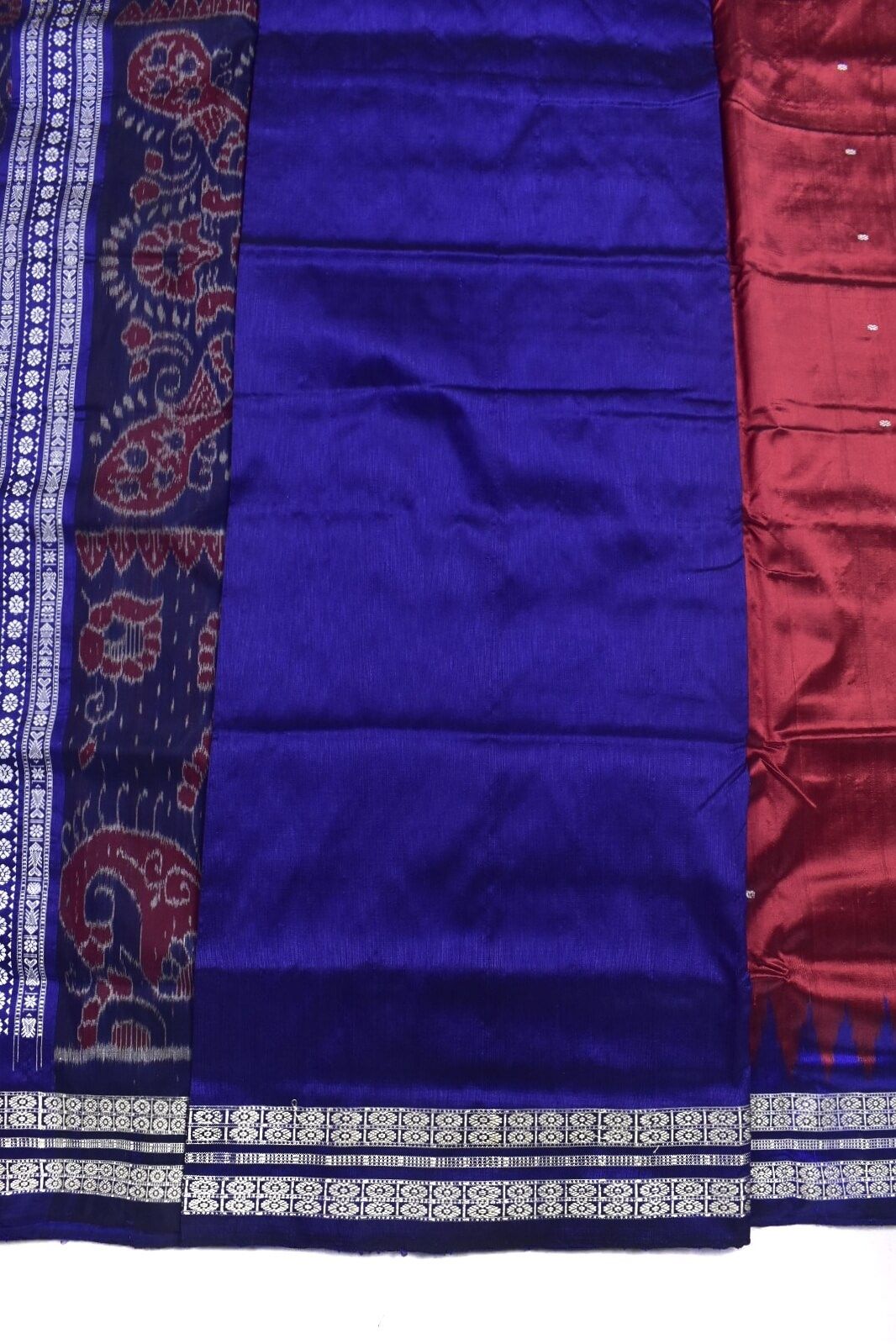Red Colour Sambalpuri Handloom Bandha Silk Saree - Image 5