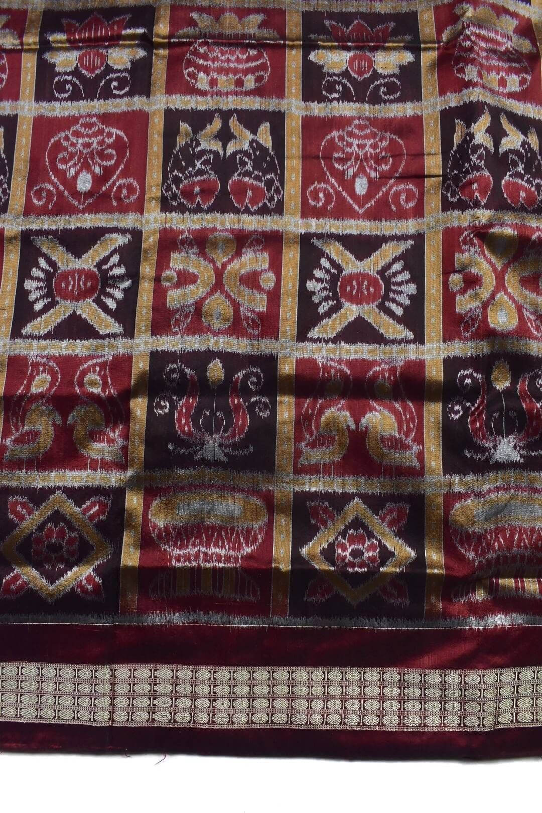 Red-Black Colour Sambalpuri Handloom Bandha Silk Saree - Image 4