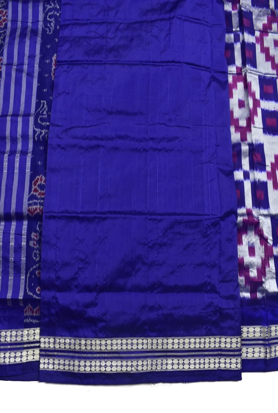 Blue-White Colour Sambalpuri Handloom Bandha Silk Saree - Image 5