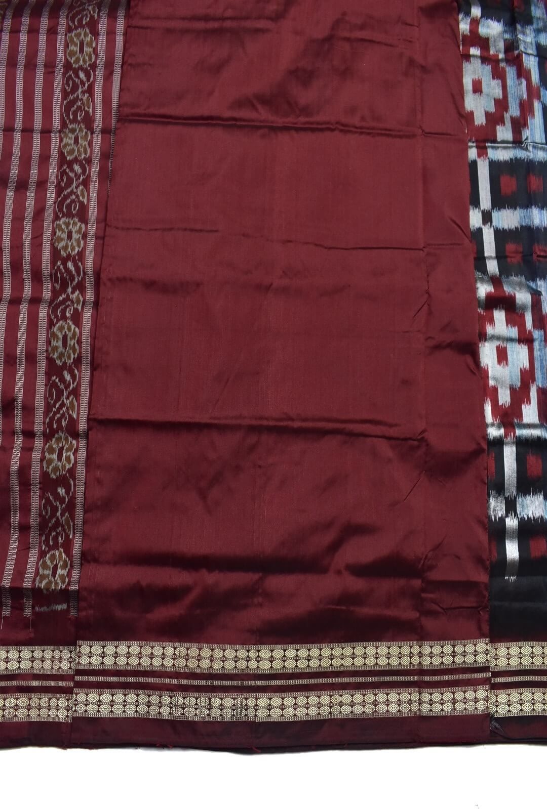 White-Red Colour Sambalpuri Handloom Bandha Silk Saree - Image 5