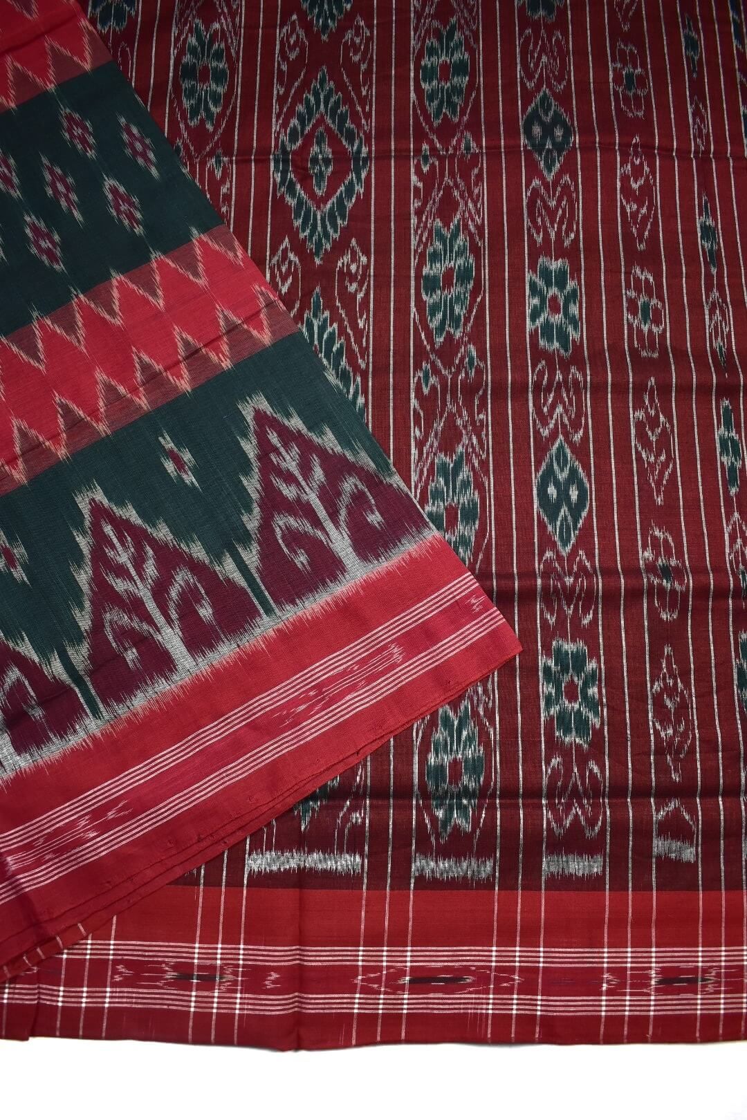 Green-Red Colour Sambalpuri Handloom Mania Bandha Cotton Saree - Image 3