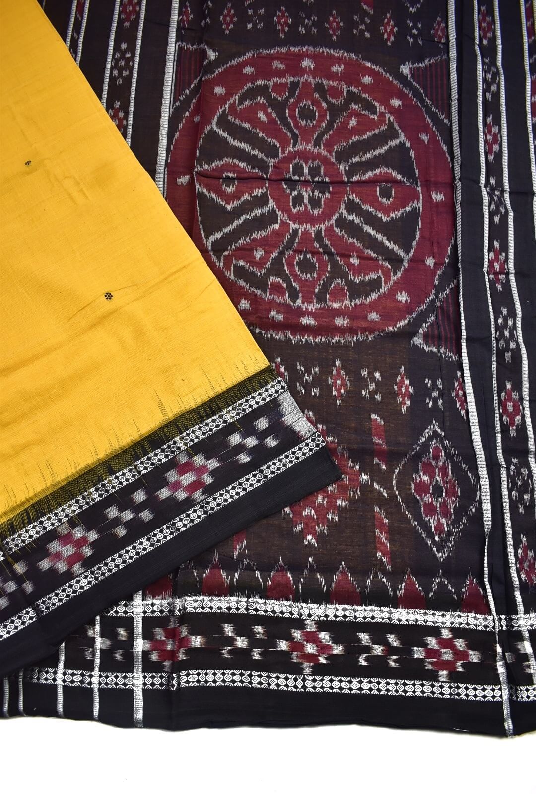 Yellow Colour Sambalpuri Handloom Mania Bandha Cotton Saree - Image 3