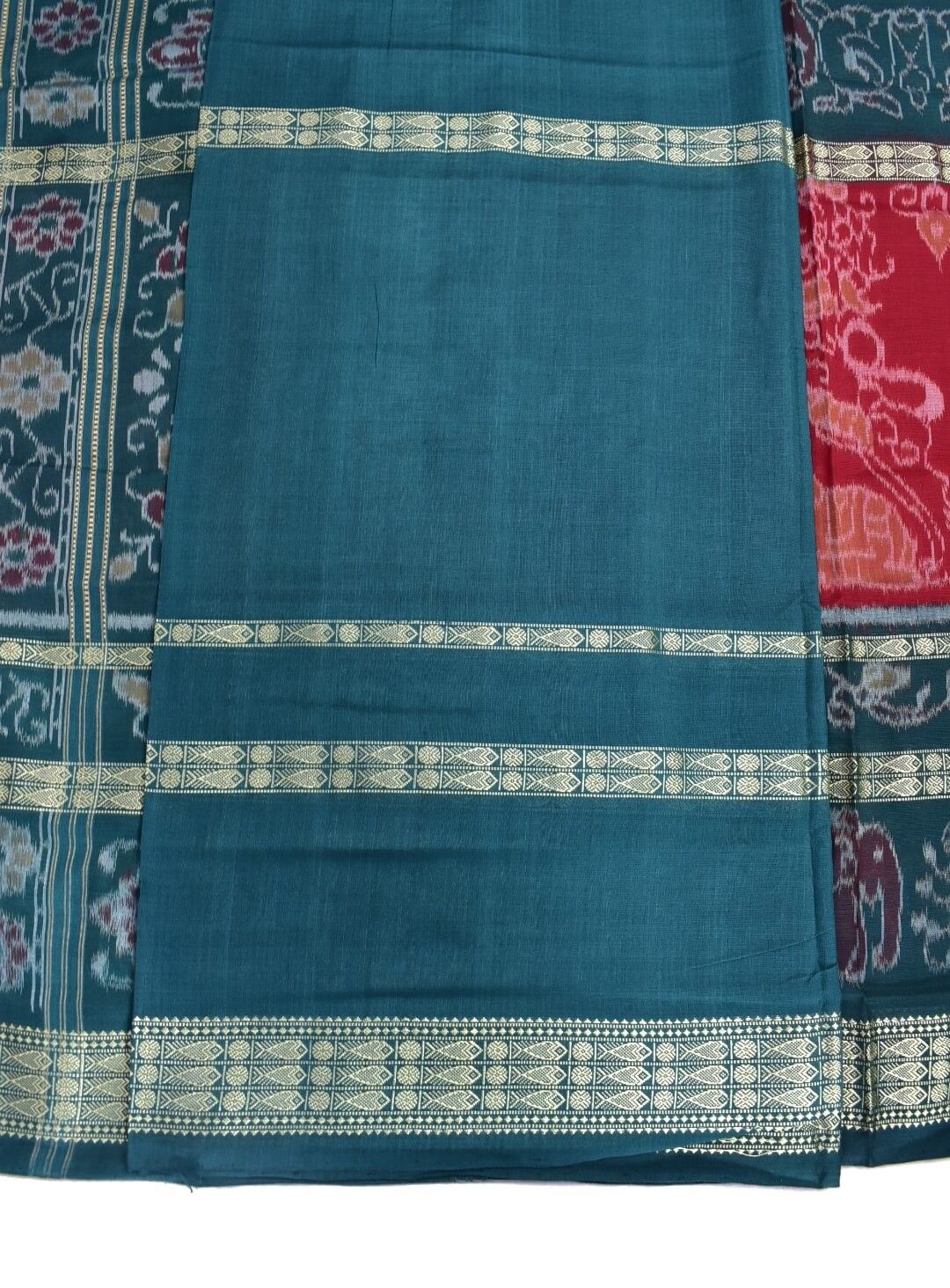 White-Red Colour Sambalpuri Handloom Bandha Cotton Saree - Image 5