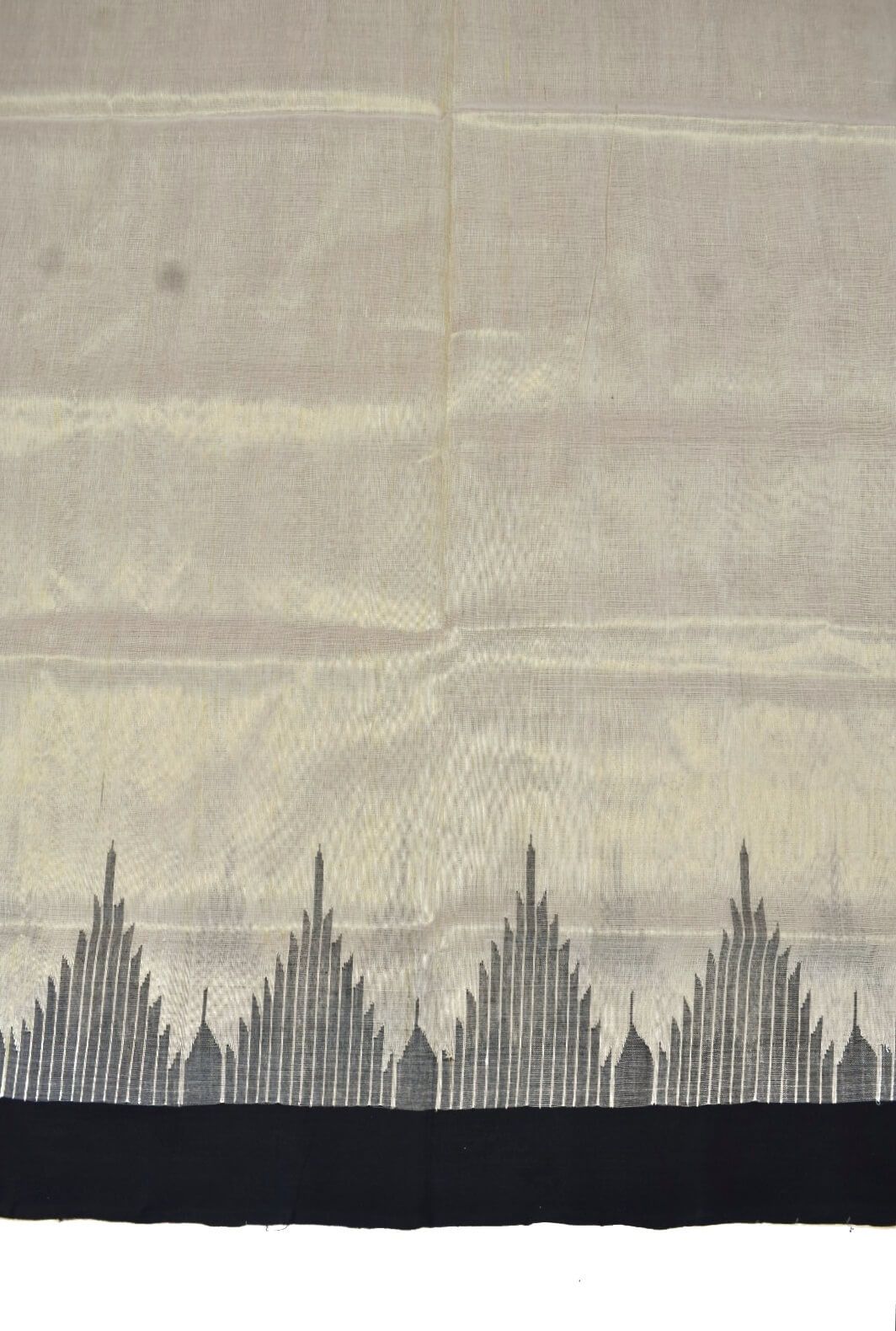 White Colour Sambalpuri Handloom Tissue/Cotton Mix Saree - Image 4