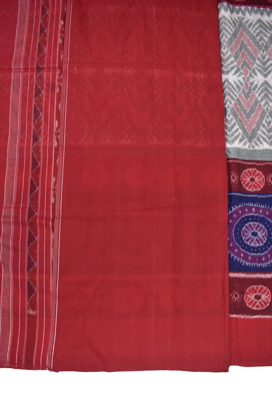 Gray-Red Colour Sambalpuri Handloom Cotton Saree - Image 5