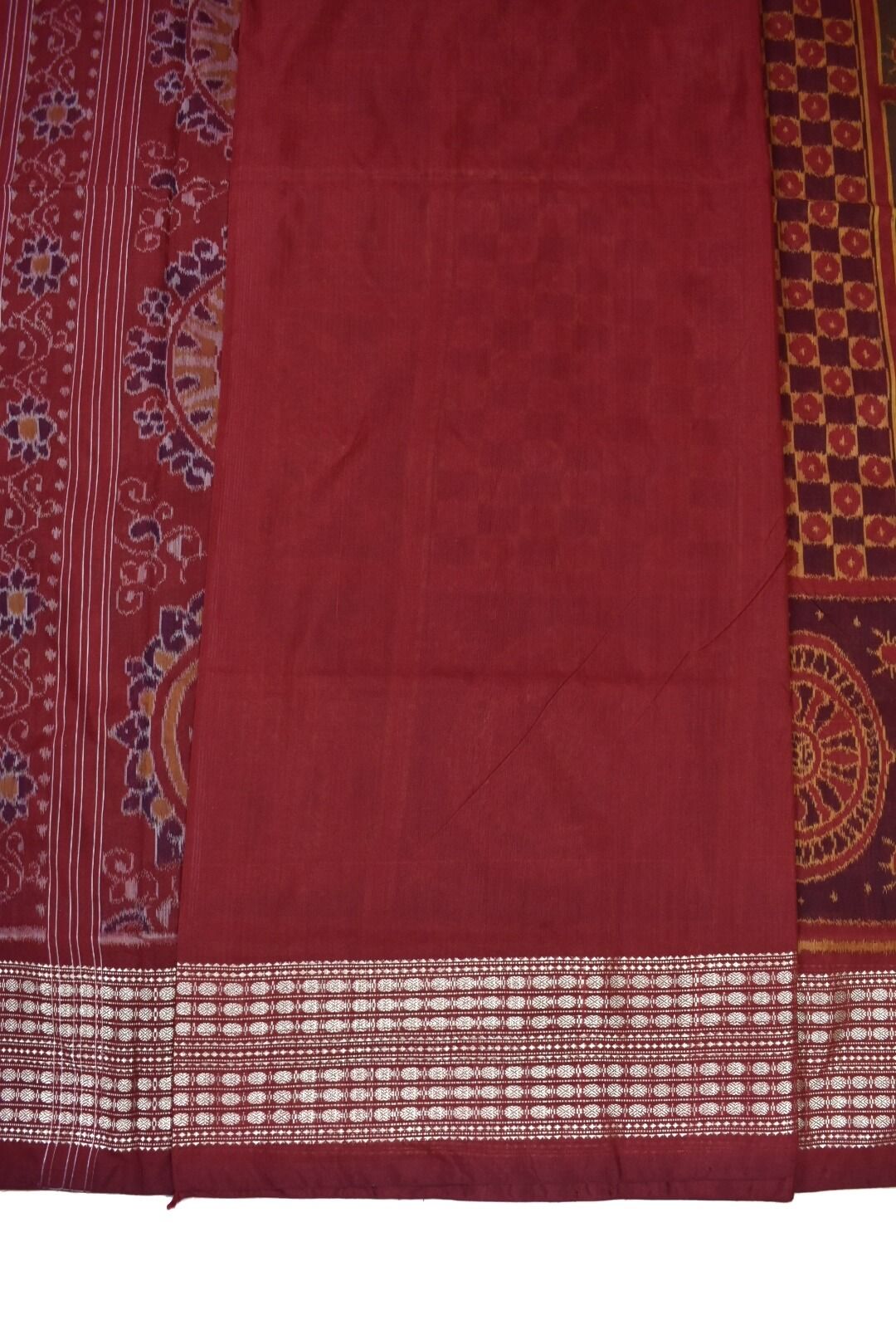 Red-Green Combination Chakra Design Sambalpuri Handloom Cotton/silk mix Saree - Image 5
