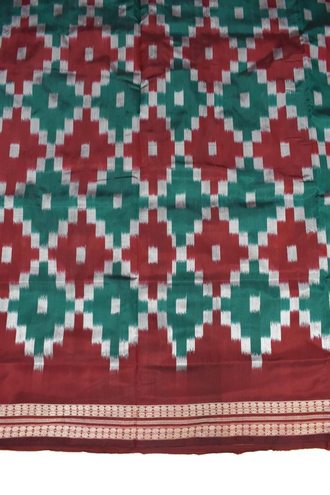Green-Red Combination Pasaplai Design Sambalpuri Handloom Bandha Silk Saree - Image 4
