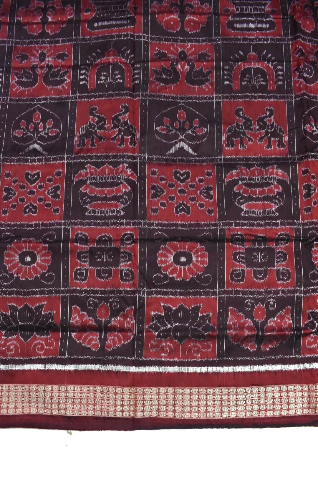 Black-Red Colour Sambalpuri Handloom Bandha Silk Saree - Image 4