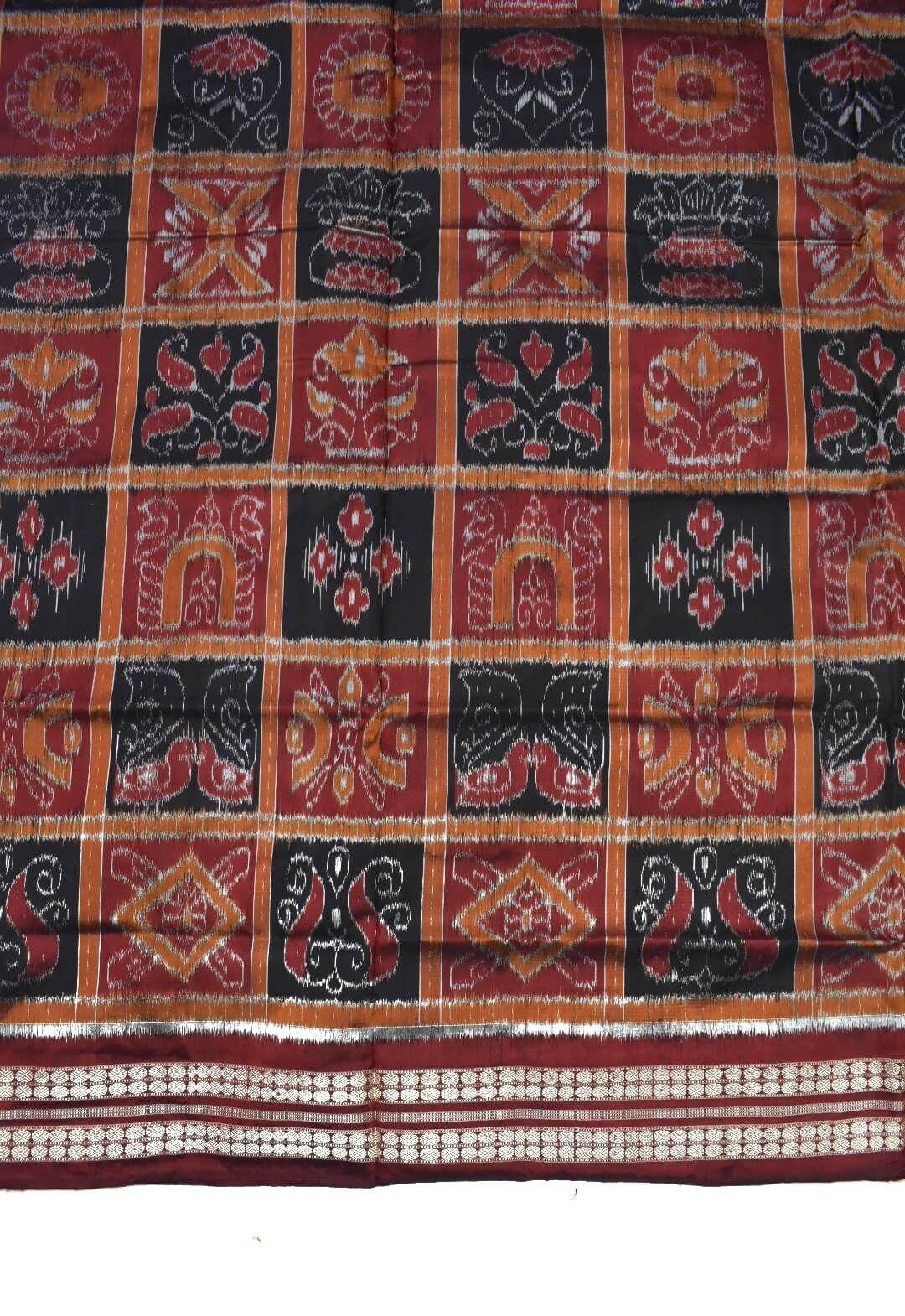 Black-Red Colour Sambalpuri Handloom Bandha Silk Saree - Image 4