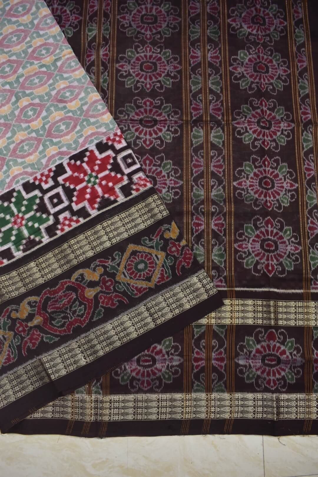 Gray Colour Sambalpuri Handloom Cotton Saree - Image 3