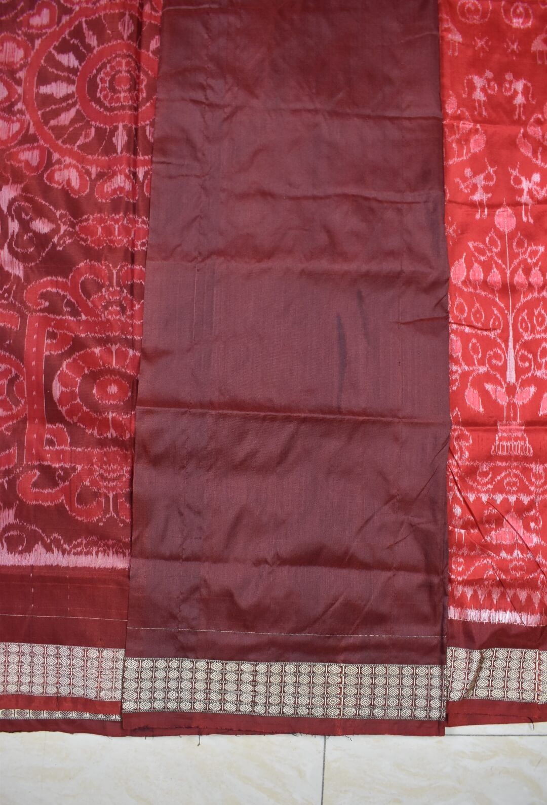 Red Colour Tribal Design Sambalpuri Handloom Bandha Silk Saree - Image 5