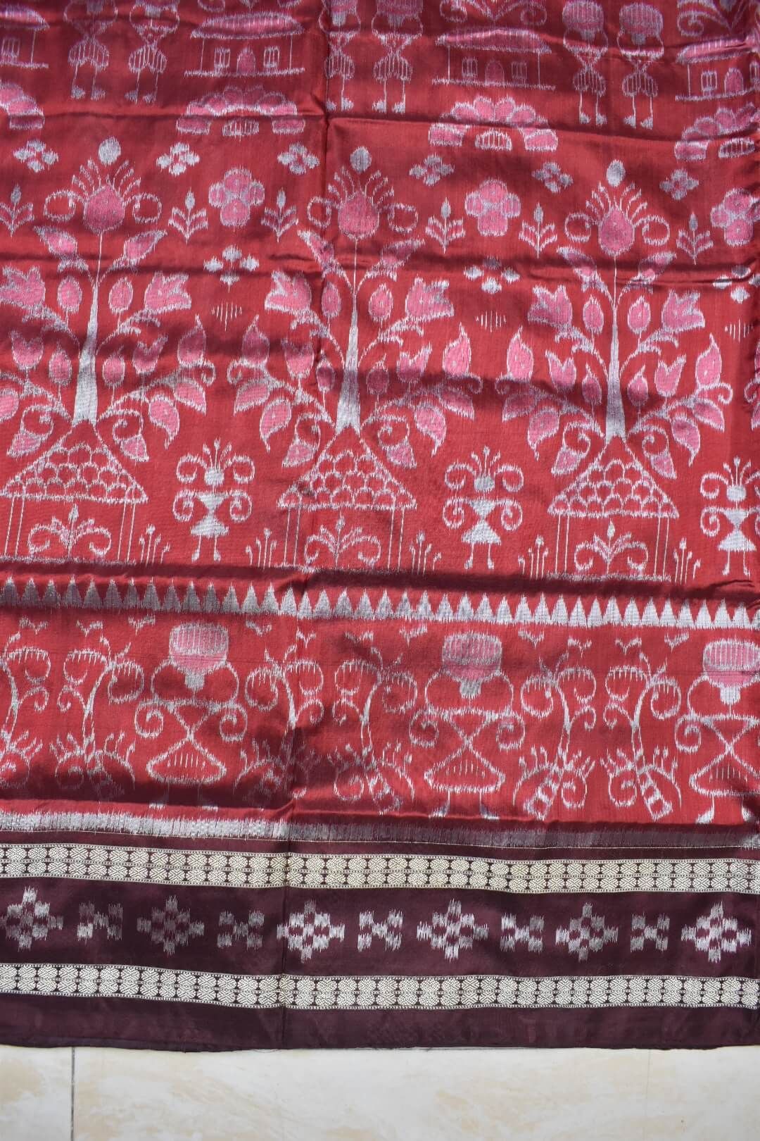 Maroon Colour Pasapali Border Sambalpuri Handloom Bandha Silk Saree - Image 4